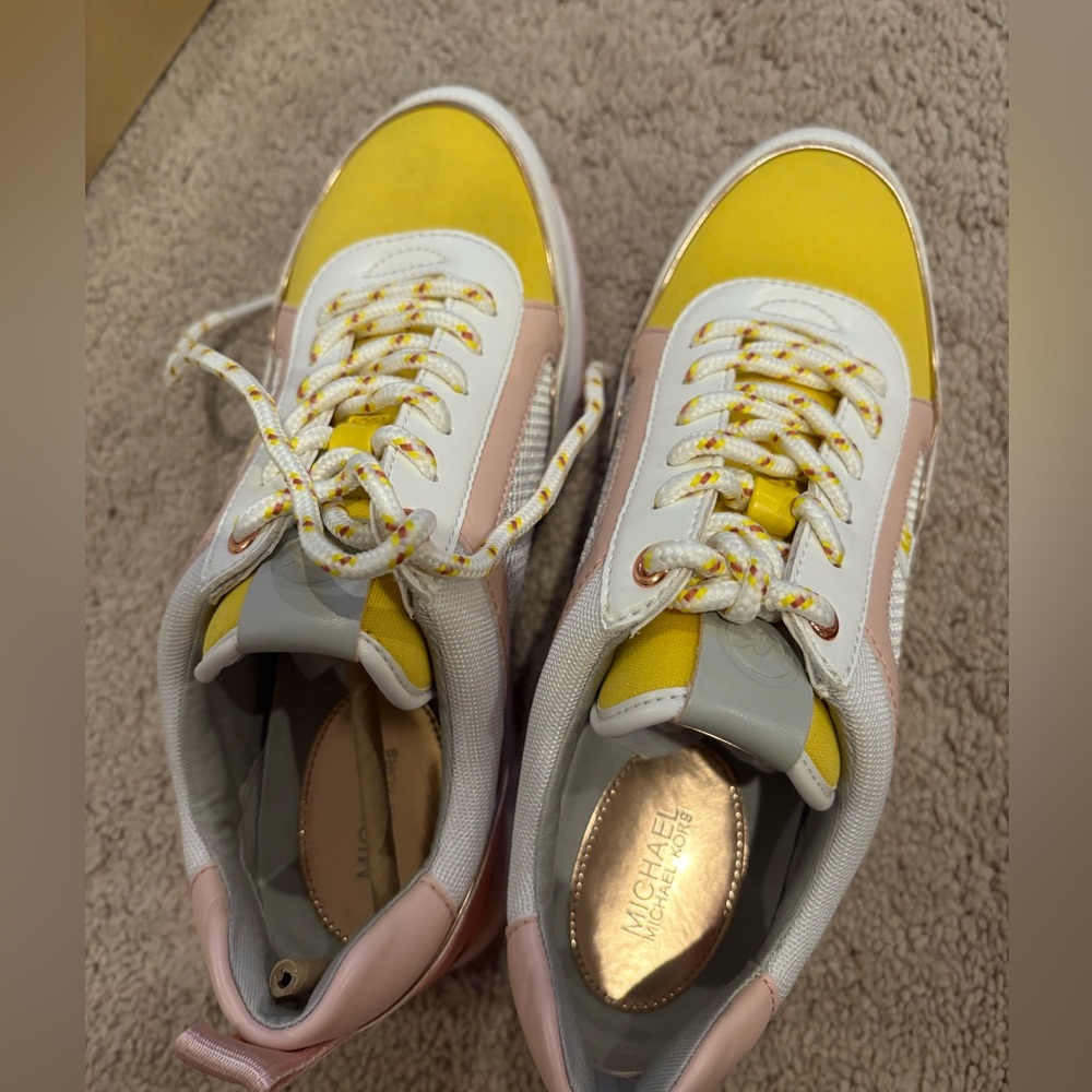 MICHAEL KORS Maddy Trainer Sneakers US 7 Optic White $160NEW - Picture 2 of 14